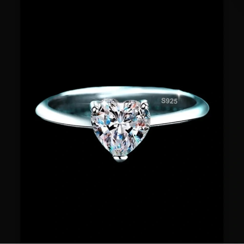 🅽🅴🆆 certified 2ct heart moissanite cruelty-free diamond ring, size 5